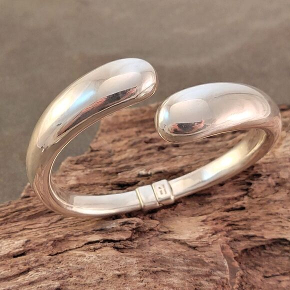 Sterling Contemporary Spring Hinge Bypass Bangle Bracelet - Picture 3 of 7